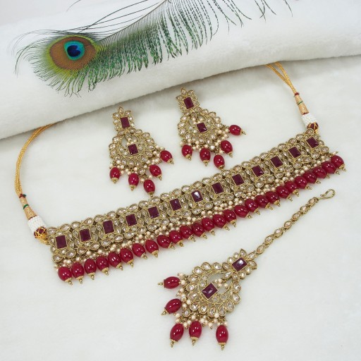 Alluring With Ethnic Work Polki Necklace Set  