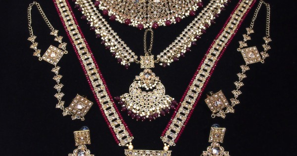 Bridal Set: Order Now From The India's Biggest Manufacturer