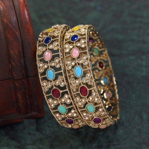 Resplendent Polki Bangles