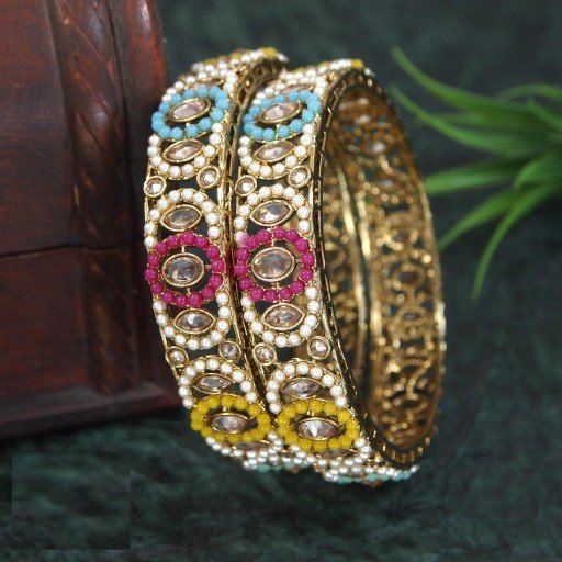 Resplendent Polki Bangles